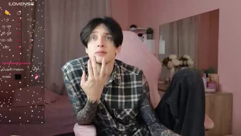 Snapshot of alexxone_ chatting on November 1, 2025, 12:07 pm Alex online show from November 1, 2025, 12:07 pm