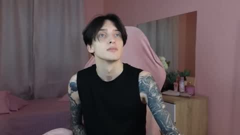 Snapshot of alexxone_ chatting on November 4, 2025, 12:04 pm Alex online show from November 4, 2025, 12:04 pm