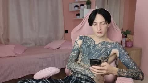 Snapshot of alexxone_ chatting on November 6, 2025, 12:17 pm Alex online show from November 6, 2025, 12:17 pm