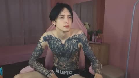 Snapshot of alexxone_ chatting on November 25, 2025, 12:16 pm Alex online show from November 25, 2025, 12:16 pm