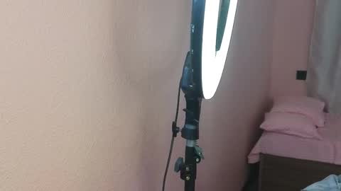 Snapshot of alexxone_ chatting on December 3, 2025, 12:47 pm Alex online show from December 3, 2025, 12:47 pm