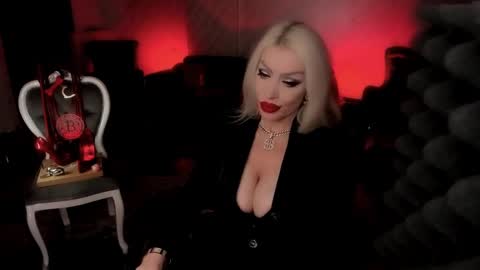 Snapshot of alfa_female chatting on December 20, 2024, 4:09 am AlfaFemale online show from December 20, 2024, 4:09 am