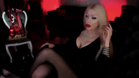 Snapshot of alfa_female chatting on September 9, 2025, 5:34 pm AlfaFemale online show from September 9, 2025, 5:34 pm