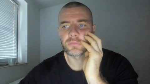 alfiesolomons87 online show from December 3, 2025, 10:24 am