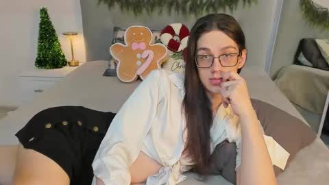 Snapshot of alfred_jones chatting on December 20, 2025, 11:28 am Alfreda online show from December 20, 2025, 11:28 am