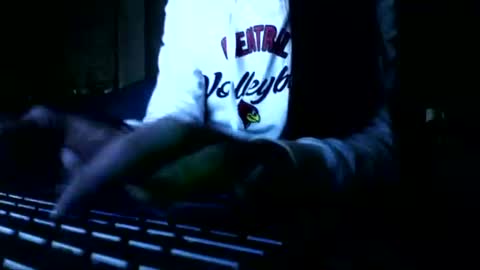 Snapshot of ali_tayler chatting on December 16, 2025, 10:59 pm ali_tayler online show from December 16, 2025, 10:59 pm