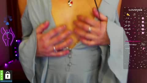 Snapshot of alianna_solo_kiss chatting on January 14, 2025, 3:47 pm Alianna online show from January 14, 2025, 3:47 pm