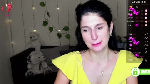 Snapshot of alianna_solo_kiss chatting on February 12, 2025, 12:55 pm Alianna online show from February 12, 2025, 12:55 pm