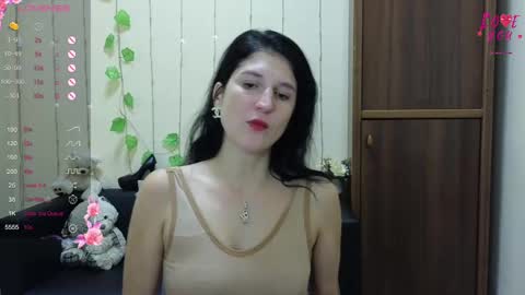 Snapshot of alianna_solo_kiss chatting on March 7, 2025, 12:23 pm Alianna online show from March 7, 2025, 12:23 pm
