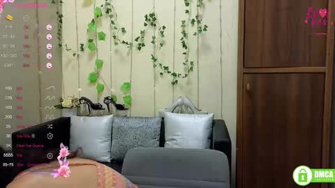 Snapshot of alianna_solo_kiss chatting on September 18, 2025, 11:23 am Alianna online show from September 18, 2025, 11:23 am