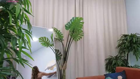 Snapshot of alicat_ chatting on November 5, 2025, 4:56 am Alicia online show from November 5, 2025, 4:56 am