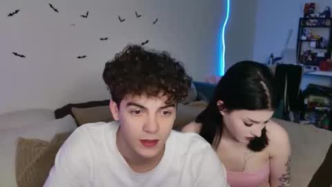 Snapshot of alice118james chatting on October 29, 2025, 2:58 am alice and james online show from October 29, 2025, 2:58 am