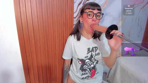 alice online show from October 8, 2025, 7:44 pm