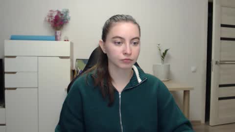 Alice online show from November 28, 2025, 2:42 pm