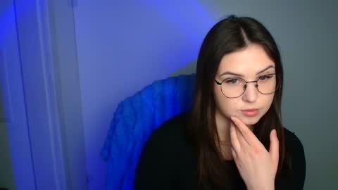 Snapshot of alice_alic_e chatting on March 5, 2026, 8:21 am Alice online show from March 5, 2026, 8:21 am