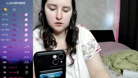 Snapshot of alice_allens chatting on October 1, 2025, 12:11 pm Alice online show from October 1, 2025, 12:11 pm