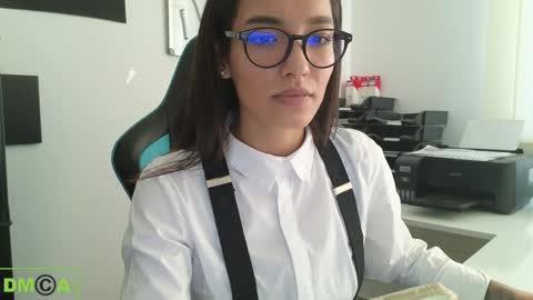 Snapshot of alice_bane chatting on January 6, 2025, 2:14 pm A R Y A  T I A online show from January 6, 2025, 2:14 pm