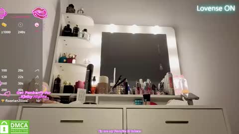 Snapshot of alice_bane chatting on February 9, 2026, 8:24 pm A R Y A T I A online show from February 9, 2026, 8:24 pm