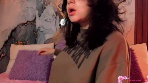 Mey online show from November 15, 2025, 4:03 pm