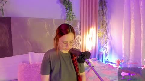 Snapshot of alice_cute77 chatting on February 7, 2026, 5:00 am Mey online show from February 7, 2026, 5:00 am