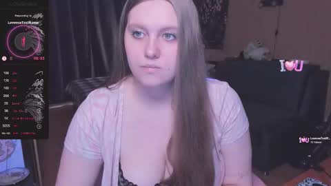 Snapshot of alice_dreamgirl_ chatting on October 3, 2025, 9:06 am Alice 3 online show from October 3, 2025, 9:06 am