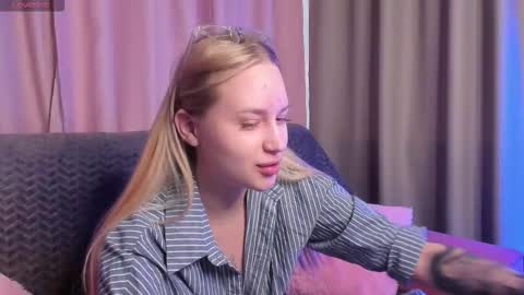 Snapshot of alice_elf chatting on September 15, 2025, 12:43 am Alice online show from September 15, 2025, 12:43 am