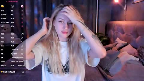 Snapshot of alice_elf chatting on September 22, 2025, 11:51 pm Alice online show from September 22, 2025, 11:51 pm
