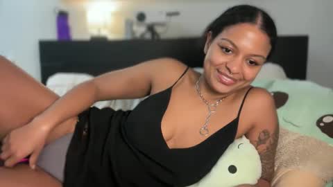 Snapshot of alice_erotica chatting on February 12, 2026, 2:39 am alice erotica online show from February 12, 2026, 2:39 am