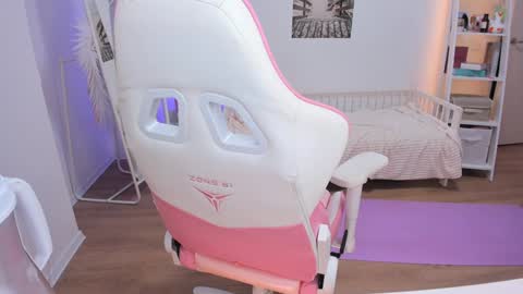 Snapshot of alice_forfun chatting on January 22, 2025, 6:42 am Alichery online show from January 22, 2025, 6:42 am