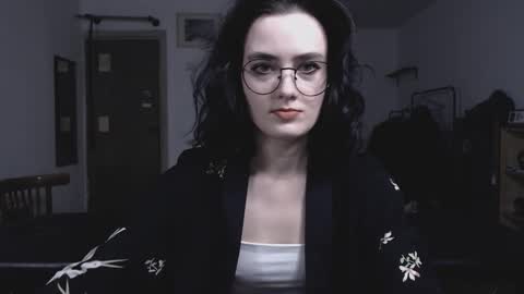 Snapshot of alice_glo chatting on February 7, 2026, 9:18 pm Alice online show from February 7, 2026, 9:18 pm