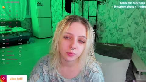 alice_halle online show from January 2, 2025, 5:18 pm