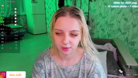 alice_halle online show from January 4, 2025, 6:09 pm