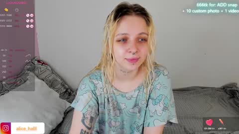 alice_halle online show from January 22, 2025, 7:46 am