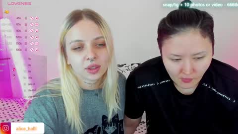 alice_halle online show from February 1, 2025, 4:11 pm