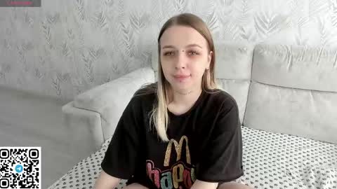 alice_halle online show from May 18, 2026, 6:41 am