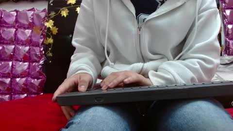 alice online show from September 28, 2025, 12:32 pm