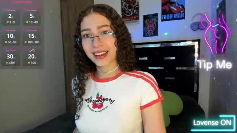 Snapshot of alice_martinez_ chatting on January 7, 2026, 3:03 pm alice and amber online show from January 7, 2026, 3:03 pm