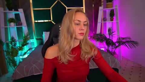 alice_morell online show from November 4, 2025, 9:19 am