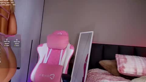 Snapshot of alice_n_wooderland chatting on June 2, 2026, 5:20 am Alice My schedule this weekMonday Wednesday Friday Saturday Subject to change online show from June 2, 2026, 5:20 am