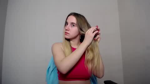 Snapshot of alice_rays_ chatting on November 23, 2025, 5:07 am Alice online show from November 23, 2025, 5:07 am