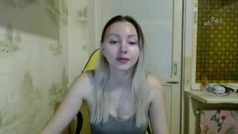 Snapshot of alice_smiles chatting on February 22, 2025, 10:42 pm Alice smiles online show from February 22, 2025, 10:42 pm