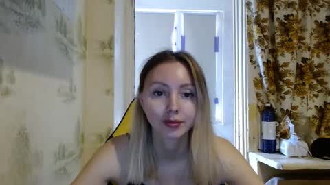 Snapshot of alice_smiles chatting on March 22, 2026, 10:29 am Alice smiles online show from March 22, 2026, 10:29 am