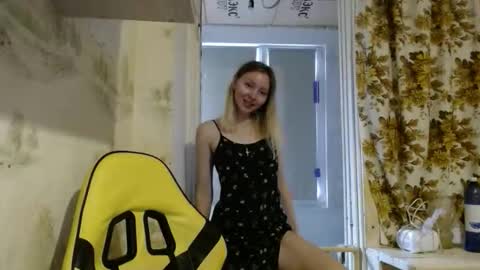 Snapshot of alice_smiles chatting on April 4, 2026, 10:46 am Alice smiles online show from April 4, 2026, 10:46 am