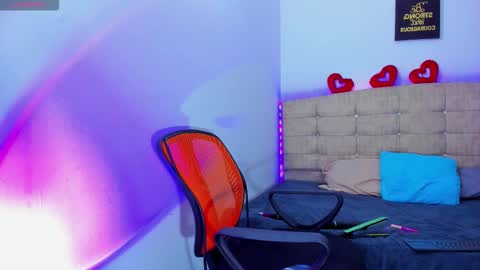 alice_summer1 online show from December 4, 2025, 9:40 am