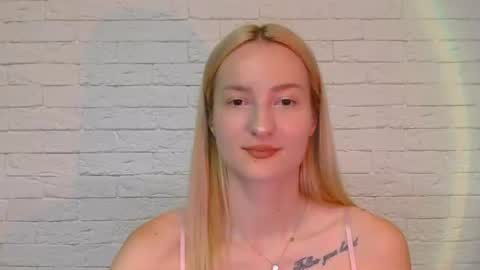 Snapshot of alice_sweet_01 chatting on June 17, 2026, 8:21 pm Alice online show from June 17, 2026, 8:21 pm