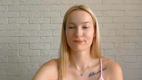 Snapshot of alice_sweet_01 chatting on June 19, 2026, 1:26 pm Alice online show from June 19, 2026, 1:26 pm