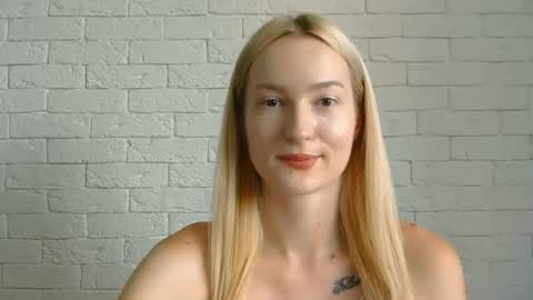 Snapshot of alice_sweet_01 chatting on June 26, 2026, 11:03 am Alice online show from June 26, 2026, 11:03 am
