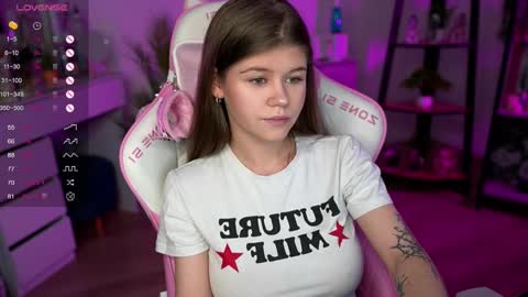 Snapshot of alice_tails chatting on February 26, 2025, 7:42 am Alice online show from February 26, 2025, 7:42 am