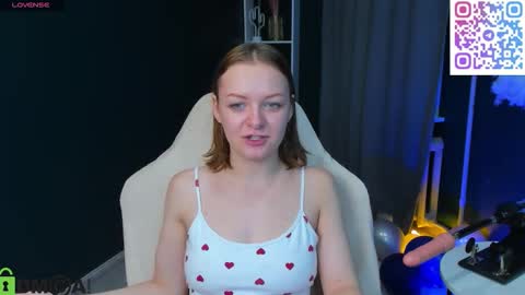 Cat online show from October 8, 2025, 3:04 am