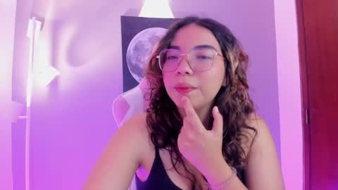 Snapshot of alicecamxxx chatting on September 9, 2025, 12:05 pm alicecamxxx online show from September 9, 2025, 12:05 pm